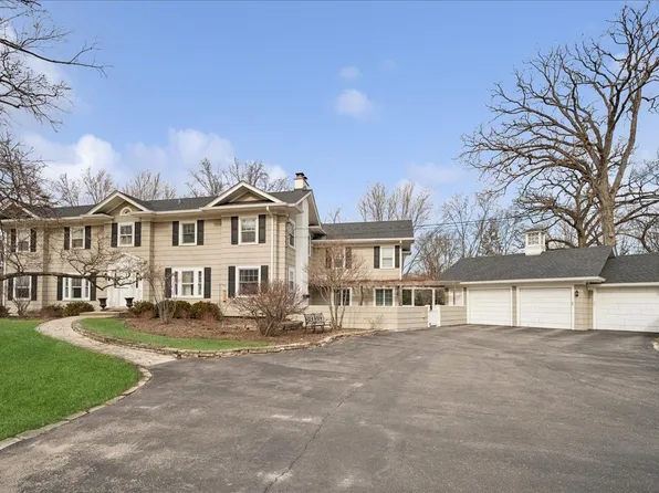 2085 Stirling Rd, Bannockburn, IL 60015