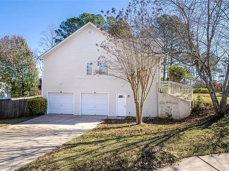 5810 Woodberry Walk — Photo 4