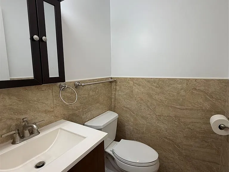 94 Thatcher Ave #94 — Photo 5