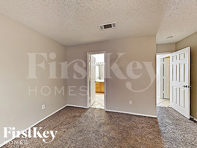3955 Cypress Gardens Dr — Photo 7