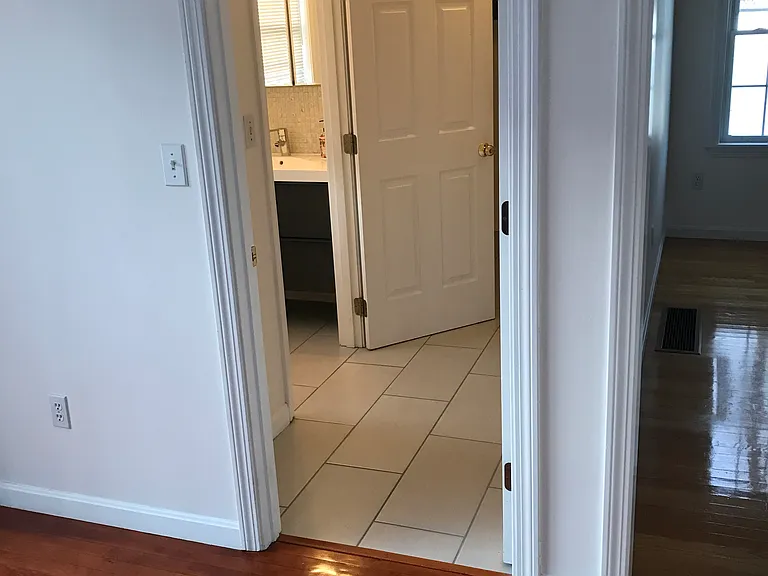 577 Winter St — Photo 41