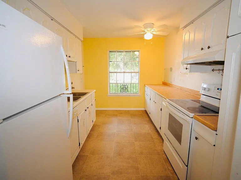7600 Burgoyne Rd #250 — Photo 13