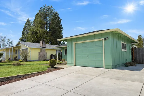 1075 56th Pl Photo 1