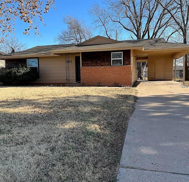 1st image of 221 Hoover Cir