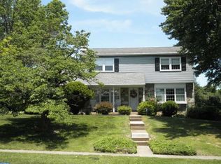 1674 Cavan Dr, Dresher, PA 19025