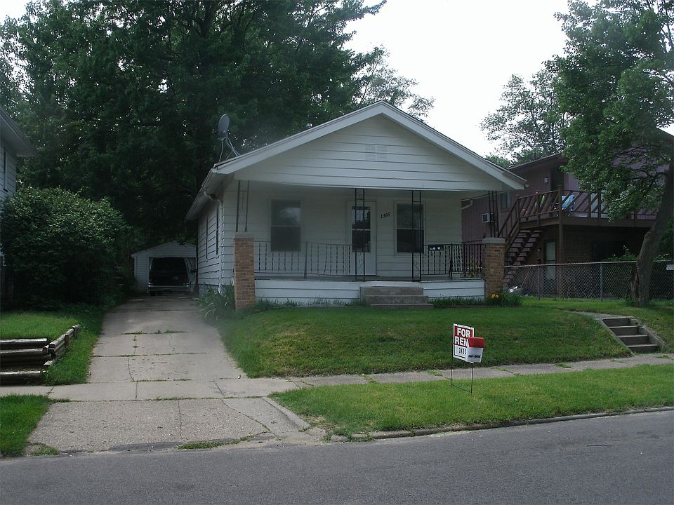 1st image of 1301 S 32nd St