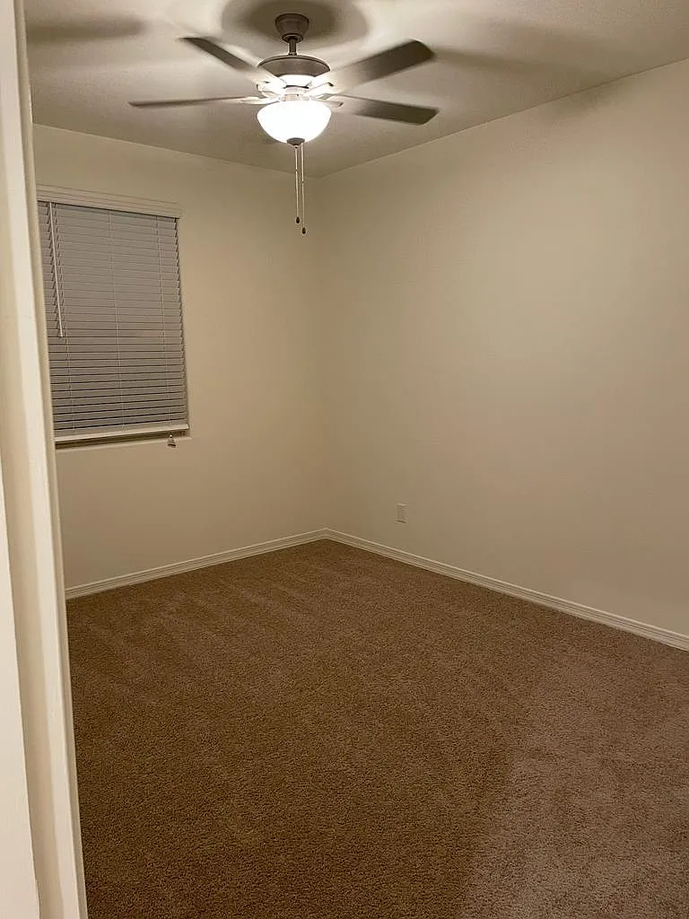 3 bed, 1874 sqft, $2,150 — Photo 2