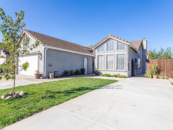 3rd image of 8008 Elegante Way