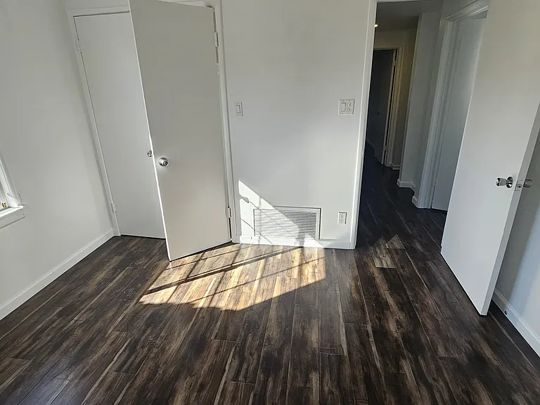 18236 Clark St — Photo 7
