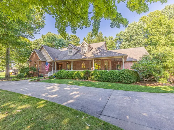 411 Cottonwood Ln, Jasper, IN 47546