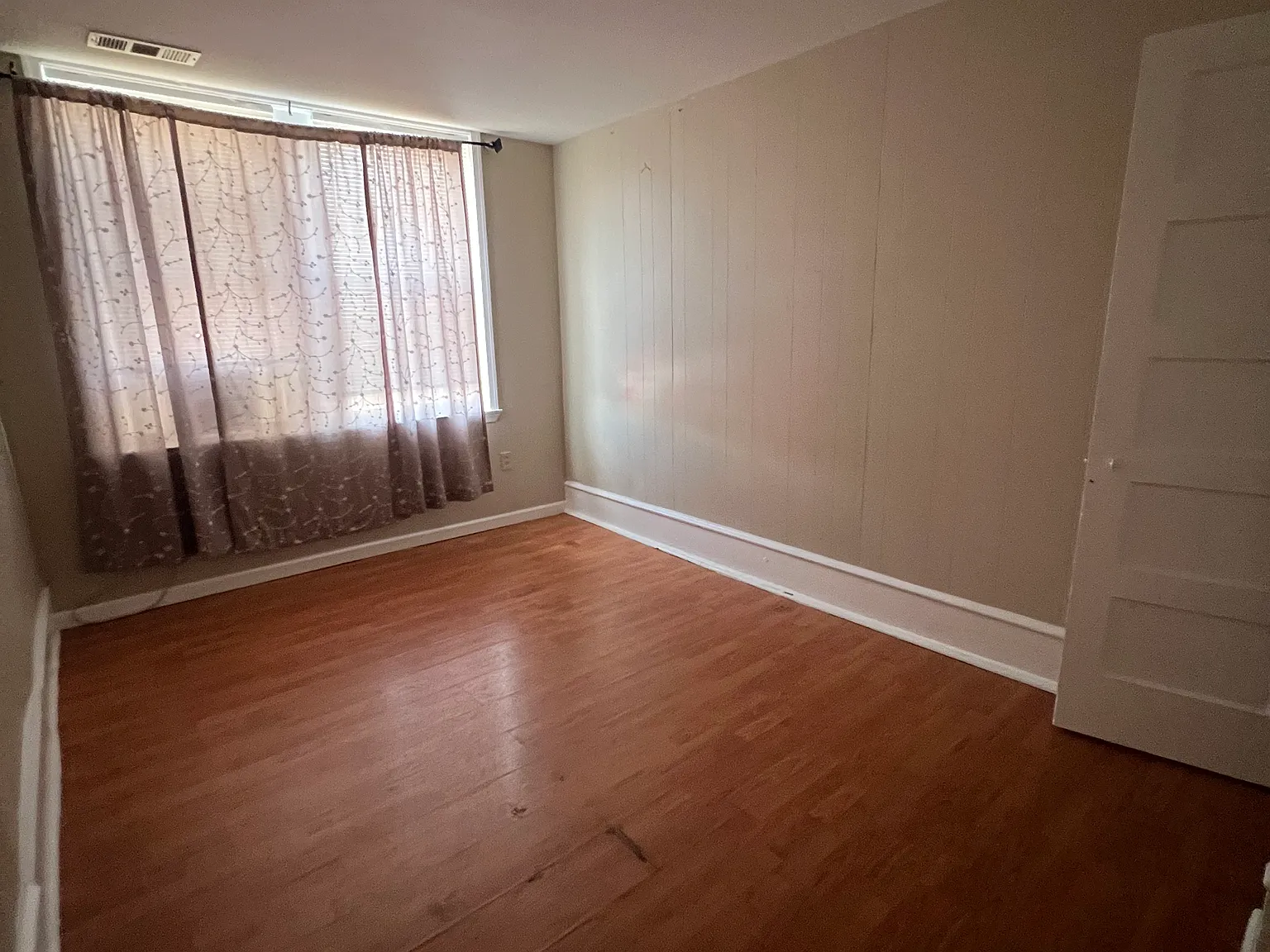 2 bed, 700 sqft, $950 — Photo 3
