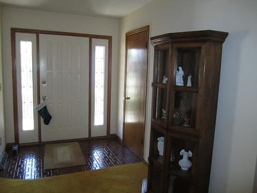 2nd image of 208 Carriage Dr