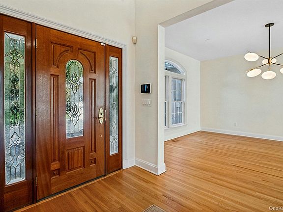 4th image of 25 Riverview Road