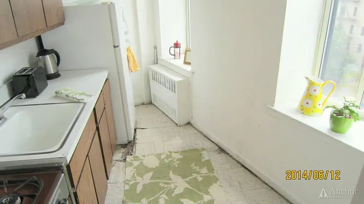 Sold by Anchor Associates | media 9