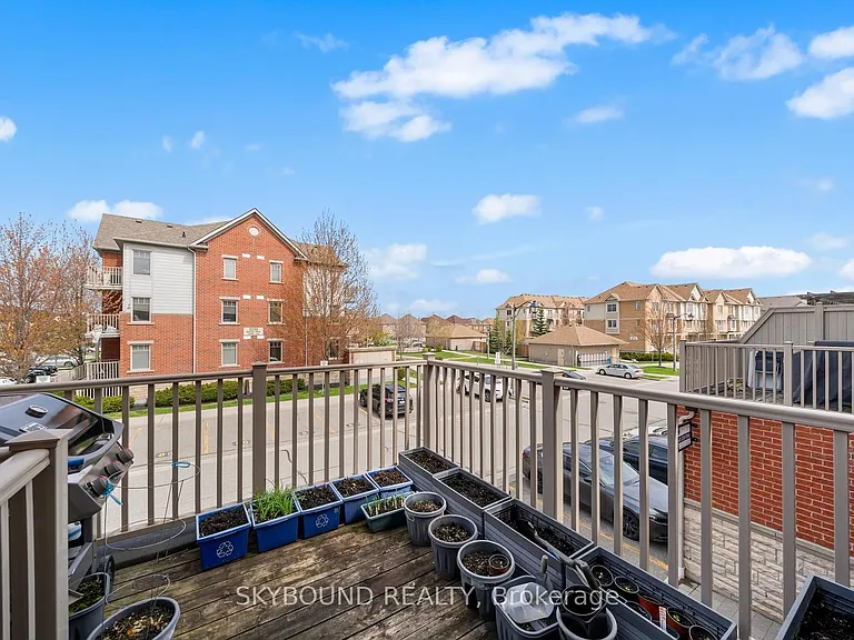 3375 Thomas St #13-14 — Photo 16