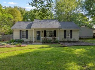 40 Mimosa St, Winder, GA 30680
