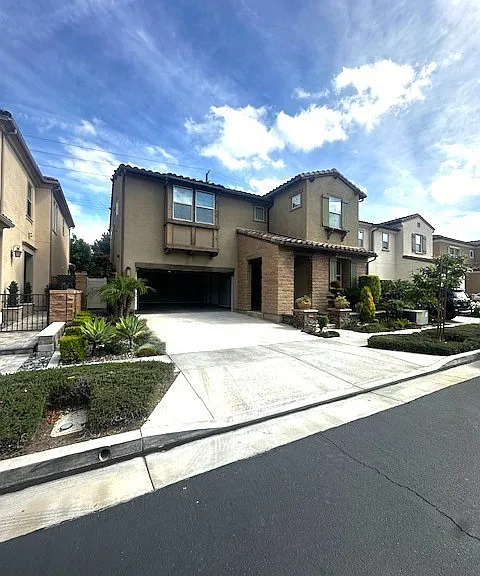 10041 Elizabeth Ln — Photo 2
