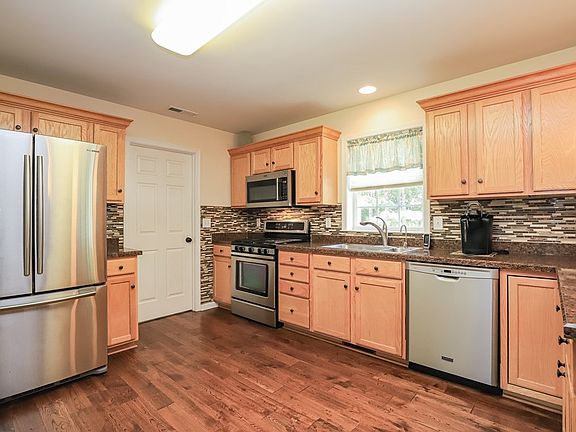4th image of 5381 Peaceful Lakes Dr