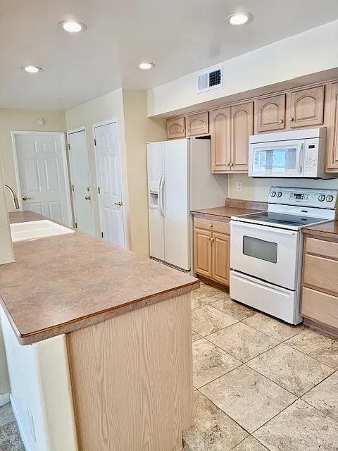 2 bed, 1759 sqft, $1,795 — Photo 3