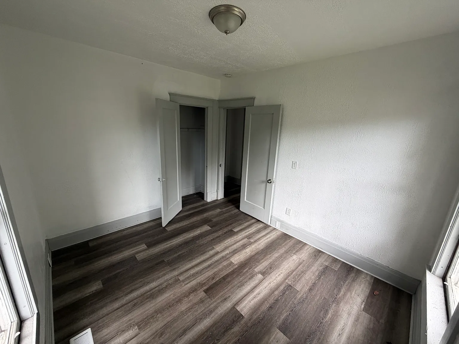 3 bed, $1,300 — Photo 3