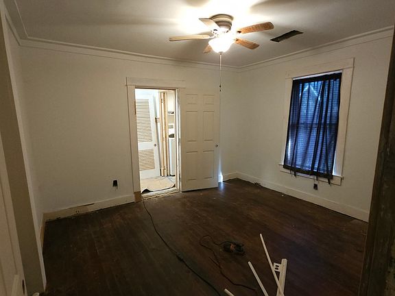 5th image of 3680 Marion Ave
