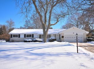 2500 Kevenauer Dr, Brookfield, WI 53005