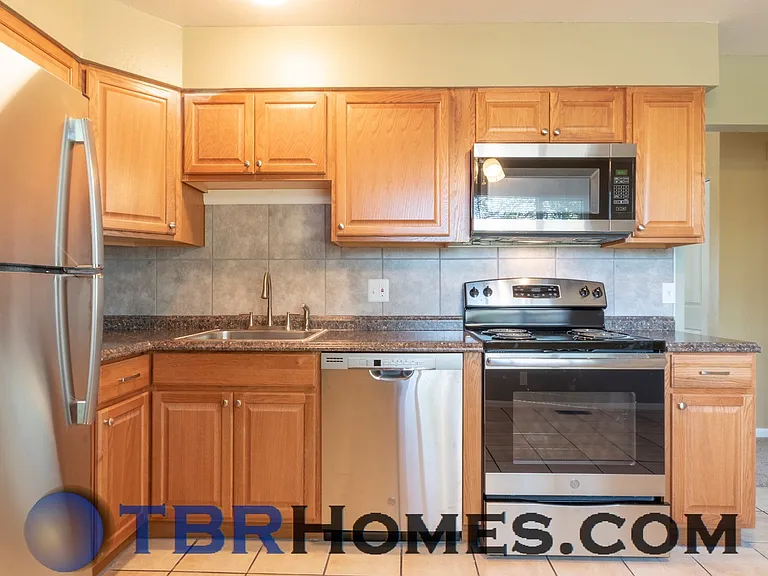 14435 Olmsted Dr — Photo 6