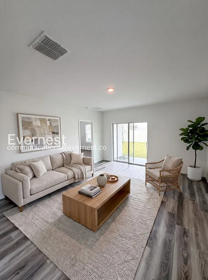 3 bed, 2.0 bath, 1560 sqft, $2,195 — Photo 3