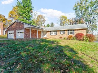 6 Oaktree Ln, Schenectady, NY 12309