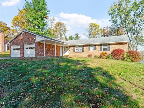 6 Oaktree Lane, Schenectady, NY 12309