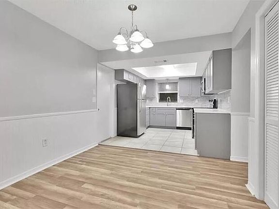 4th image of 4850 Brickell Dr