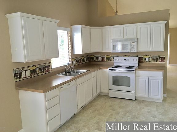2nd image of 326 E North St #22