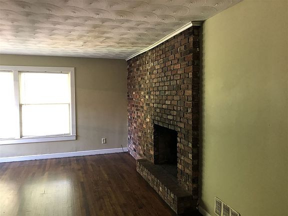 2nd image of 511 Pennwood Dr