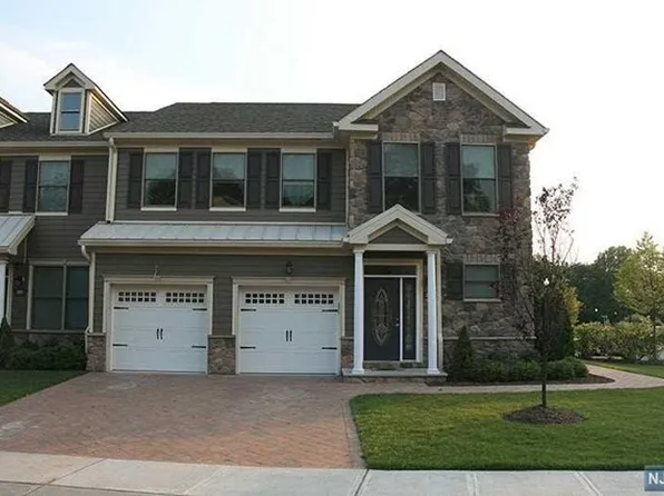 206 Whitney Ln, Allendale, NJ 07401