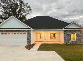 205 Boswell Rd, Phenix City, AL 36869