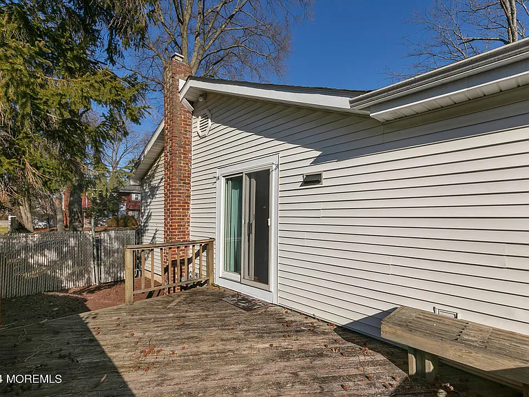 717 Harmony Rd — Photo 26