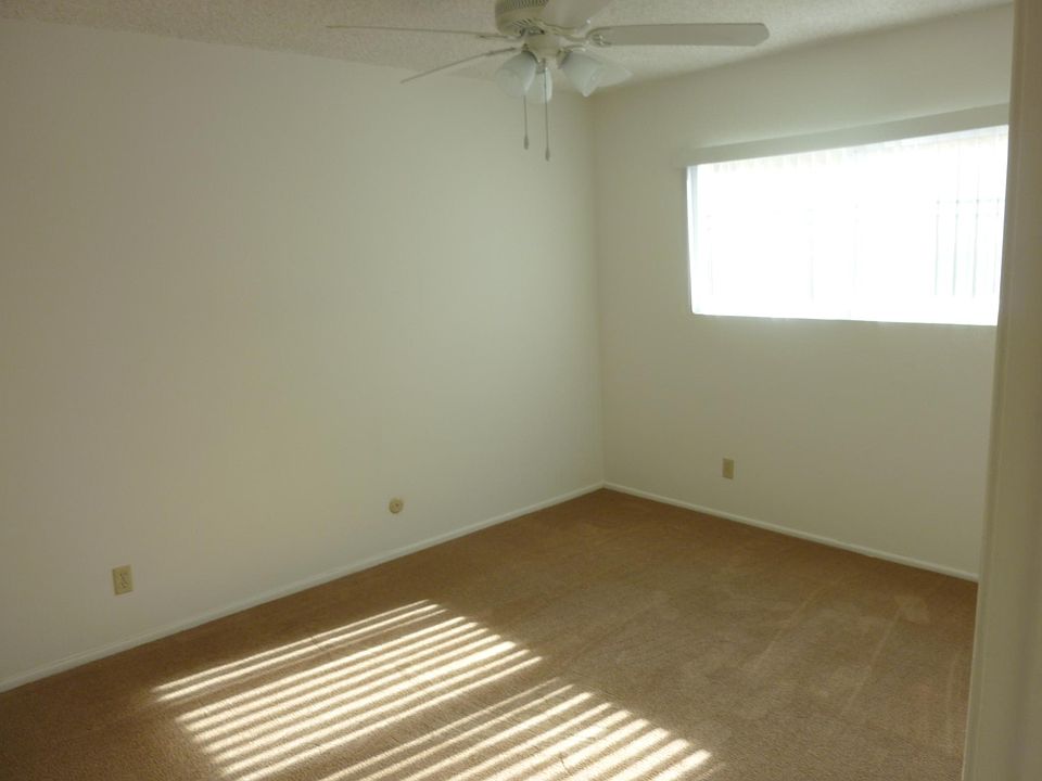 2nd image of 608 Avenida De La Estrella Unit 2