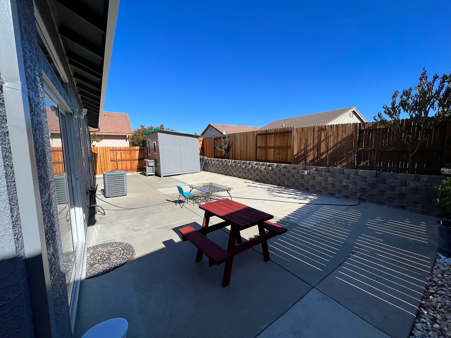 3 bed, 1137 sqft, $2,600 — Photo 2