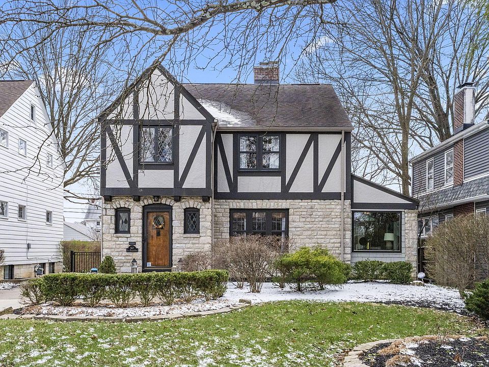 1st image of 367 E Dunedin Rd