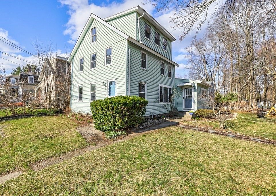1st image of 10 Metropolitan Ave