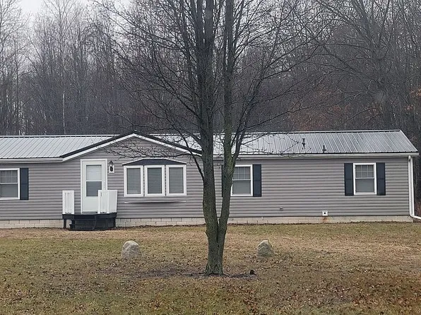 101 N Schwamberger Rd, Holland, OH 43528
