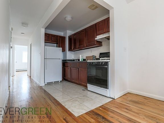 2nd image of 968 Myrtle Ave #3C