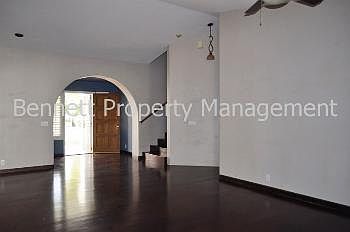 2nd image of 2321 N Glenview
