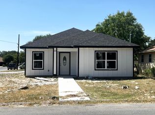 300 E Morin St, Del Rio, TX 78840