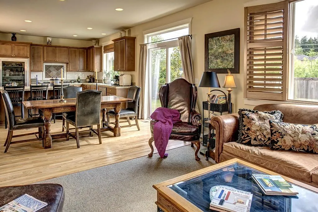 4 bed, 3118 sqft, $3,980 — Photo 3