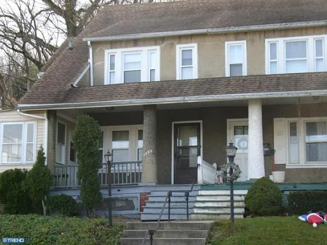 2408 Fairview Ave photo 1