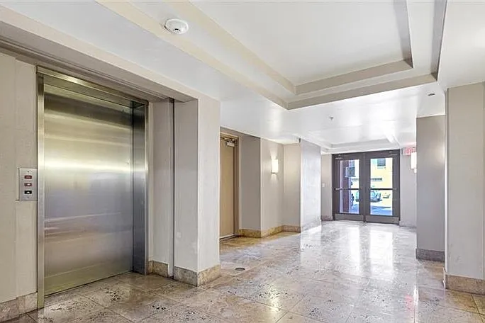 15 E Agate Ave #408 — Photo 3