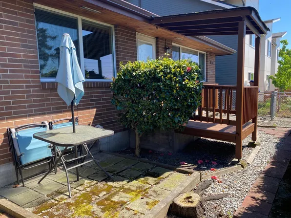 526 Shattuck Ave S #A, Renton, WA 98057