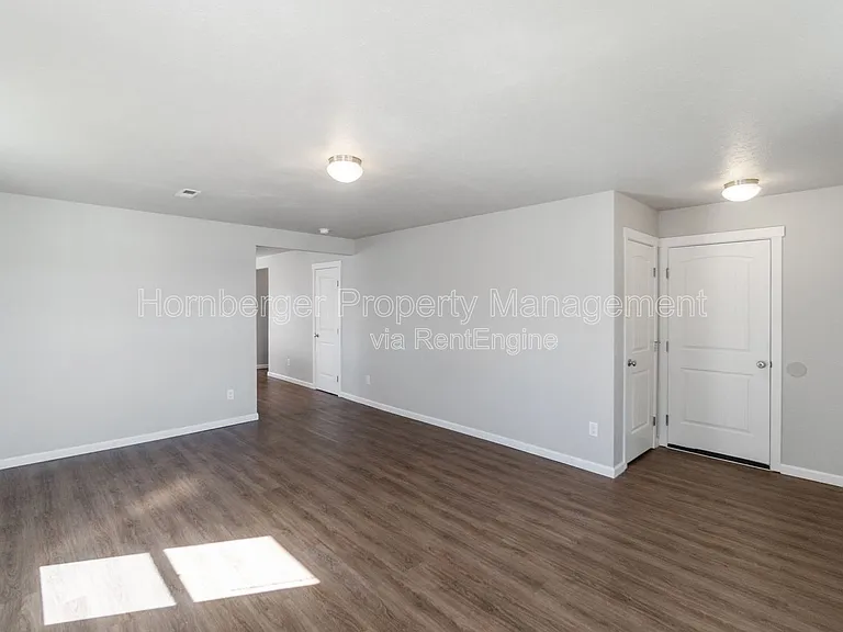 9105 W Red St — Photo 6