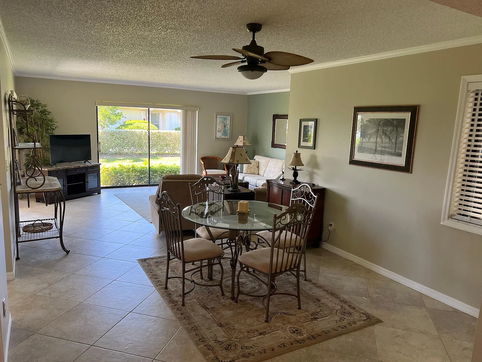 2 bed, 1305 sqft, $2,500 — Photo 3